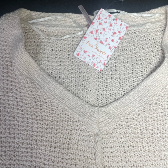 BNWT RARE VINTAGE FREE PEOPLE VNECK OVERSIZED SWEATER SIZE XS NEVER THRIFTS! - Picture 2 of 9